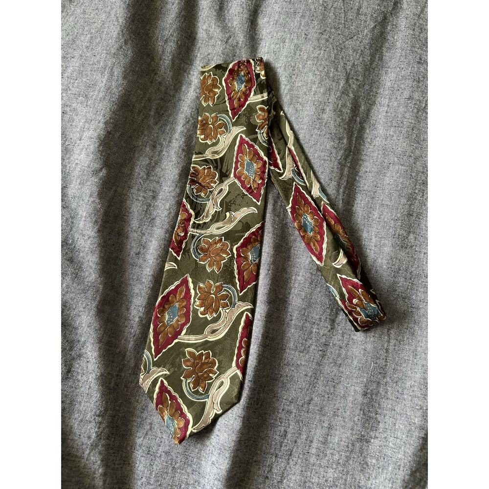 Guy Laroche Paris Tie Vintage Floral Paisley 100% Silk Made in USA